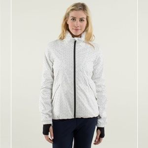 Iike new Lululemon run:hustle jacket size 6